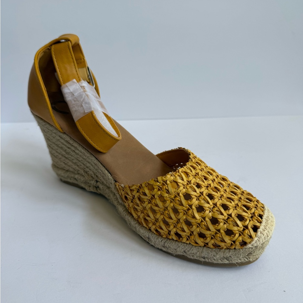 Women's‎ Journee Collection Sierra Espadrille Sandal Mustard Size 10 New in Box
